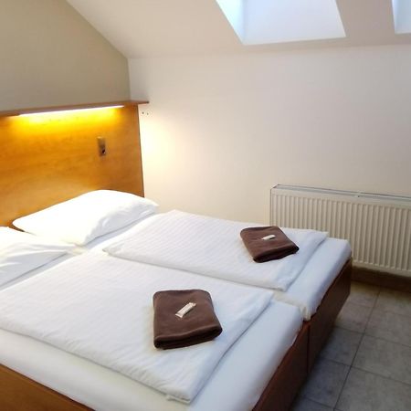 Beta Pension Praga Esterno foto