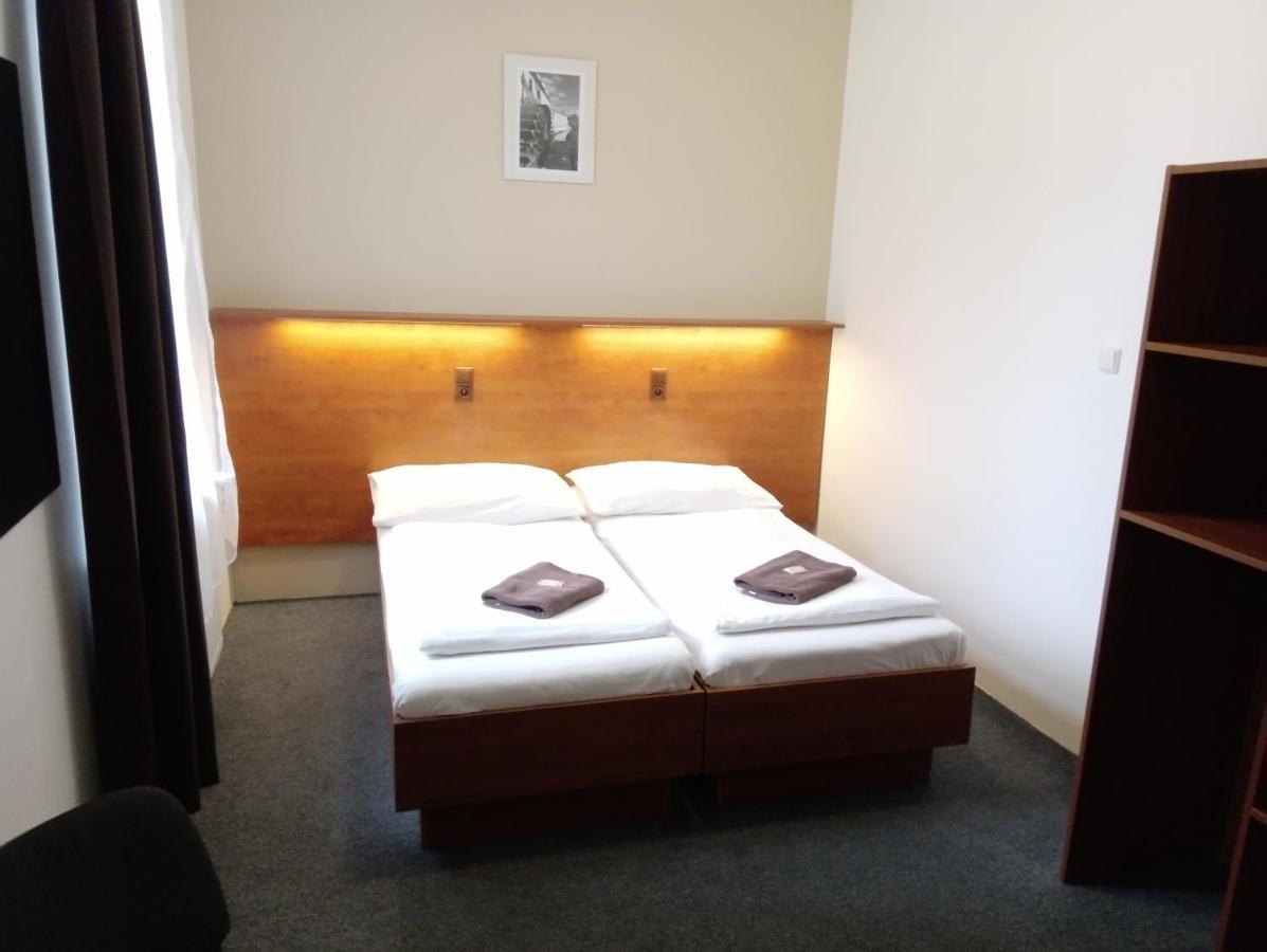 Beta Pension Praga Esterno foto
