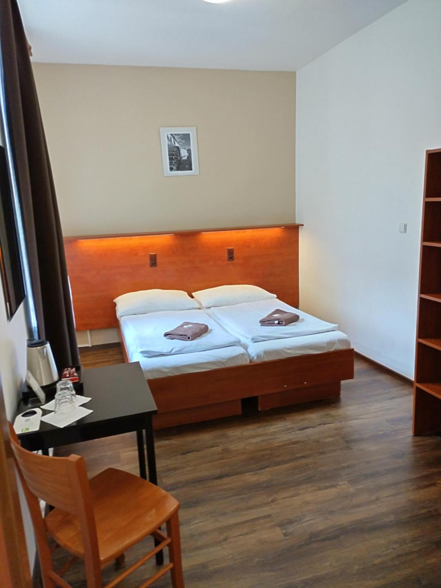 Beta Pension Praga Esterno foto
