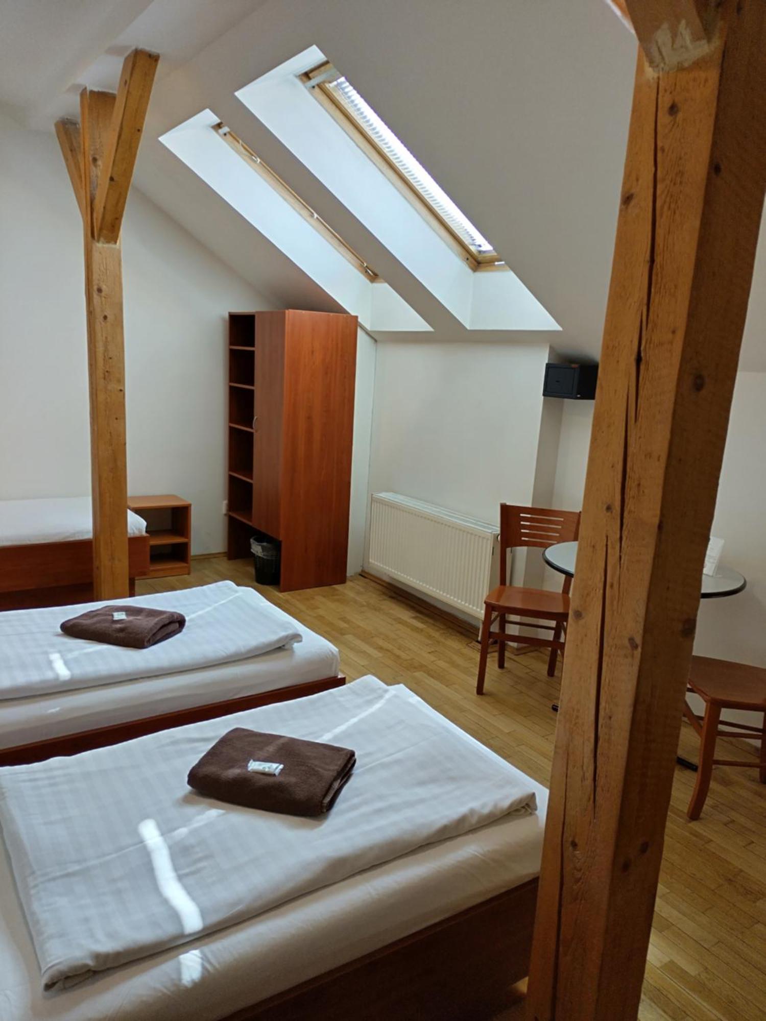 Beta Pension Praga Esterno foto